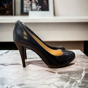 EUC Jorge Bischoff Black Patent Leather Stilletto‎ Heels US size 6